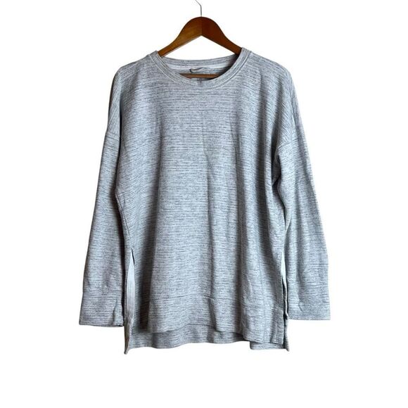 aerie Sweaters - Aerie light‎ Gray crew neck Long Sleeve Sweater